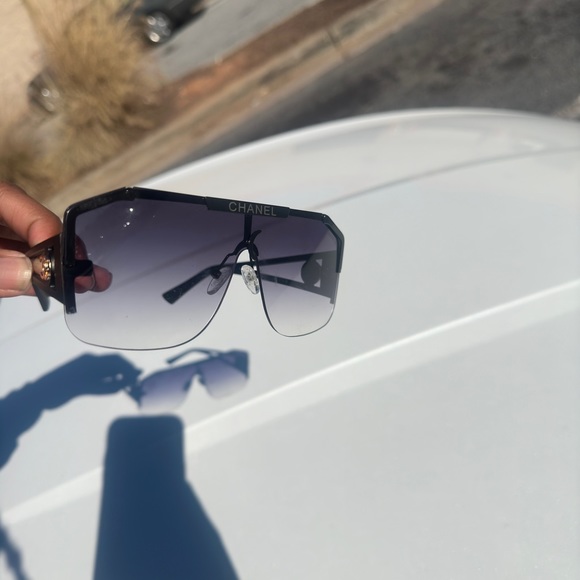 CHANEL GLASSES - Picture 7 of 9